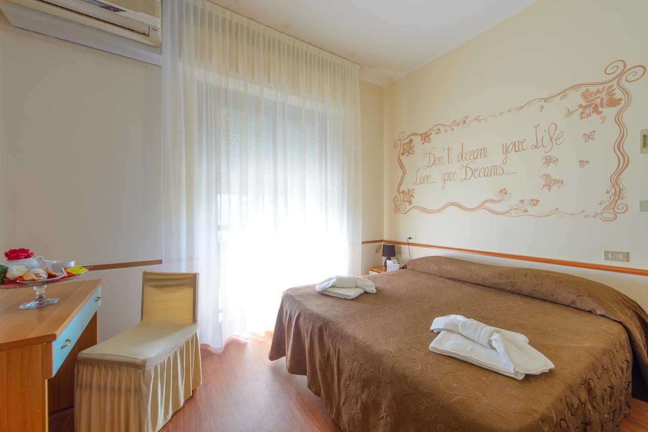 Hotel Maracaibo Rimini Exterior foto
